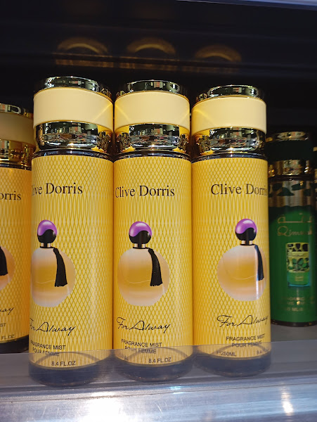 EKA PERFUMES y Cosméticos