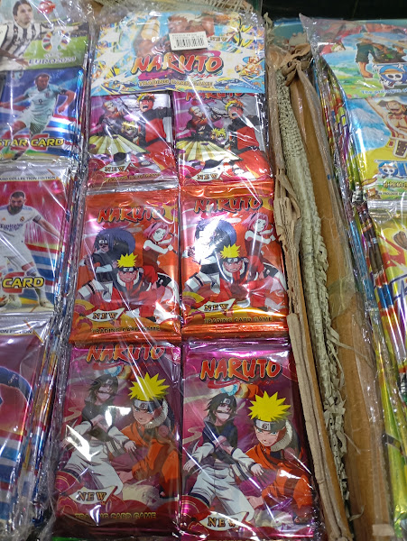 Tarjetas coleccionables y Juguetes